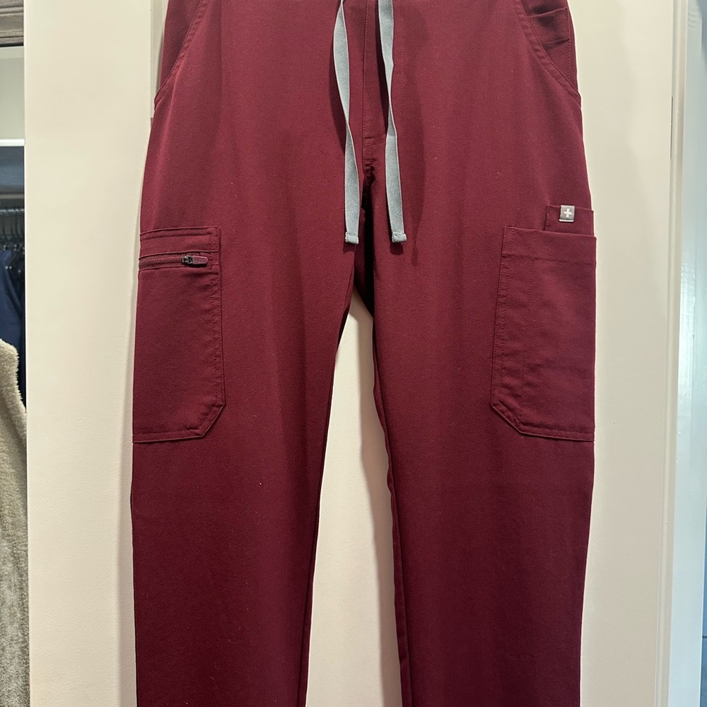 Figs Womens Burgandy Cargo Scrub Pants XS